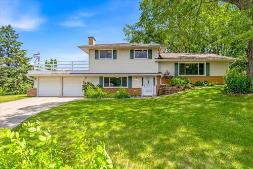 11111 Carver Ct, Burnsville, MN, 55337-1001 | Card Image