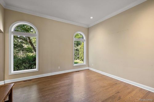 6591 Tree Knoll Dr, Troy, MI, 48098-2082 | Card Image