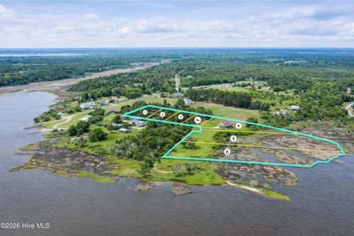 301 Intracoastal Ct, Sneads Ferry, NC, 28460-3800 | Card Image