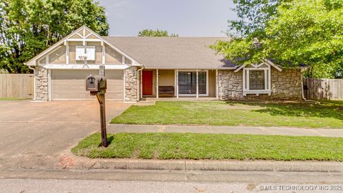 8731 N 121st East Ave, Owasso, OK, 74055-2022 | Card Image