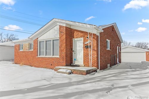 7154 Plainfield St, Dearborn Heights, MI, 48127-4603 | Card Image