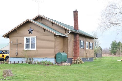 2212 Sentinel Rd, Dorset, OH, 44032-9788 | Card Image