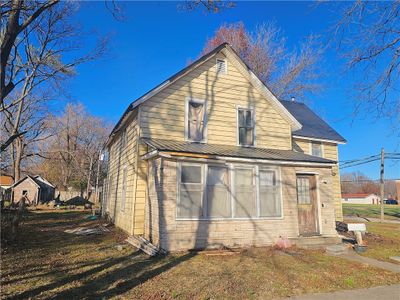 Front view of house | Image 1