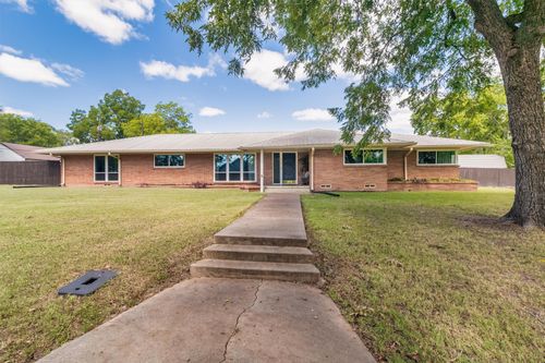 406 W Dallas St, Wolfe City, TX, 75496-3420 | Card Image