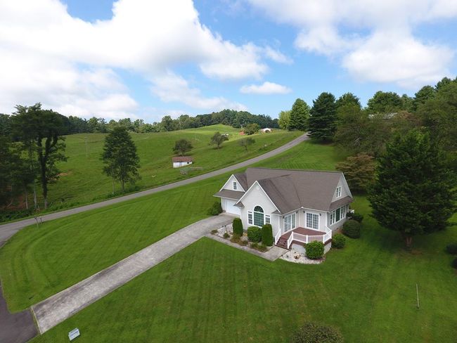 19 Lone Oak Ct, House other with 4 bedrooms, 4 bathrooms and 2 parking in Laurel Fork VA | Image 58