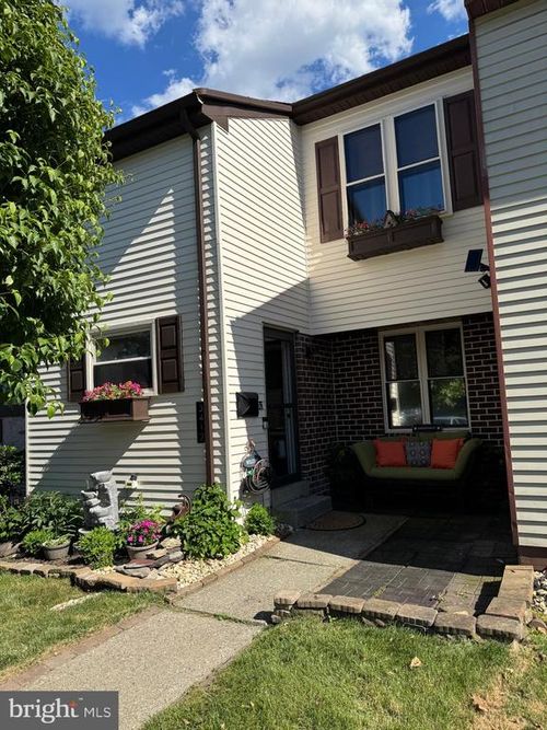 3412 Colonial Ct, Allentown, PA, 18104-1708 | Card Image