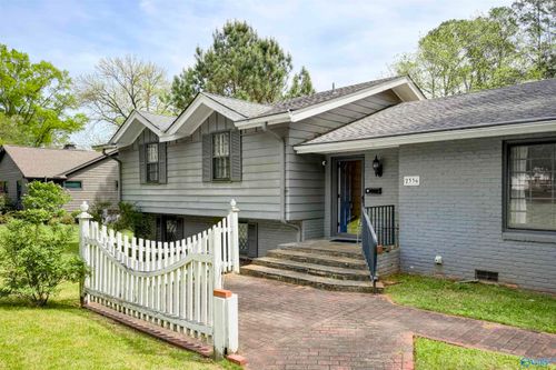 2336 Meadowbrook Rd Se, Decatur, AL, 35601-6630 | Card Image