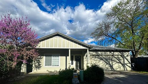 2642 Wyatt Dr, Medford, OR, 97501-1105 | Card Image