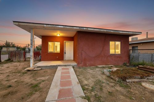 922 W Gilbert Ave, Belen, NM, 87002-3146 | Card Image