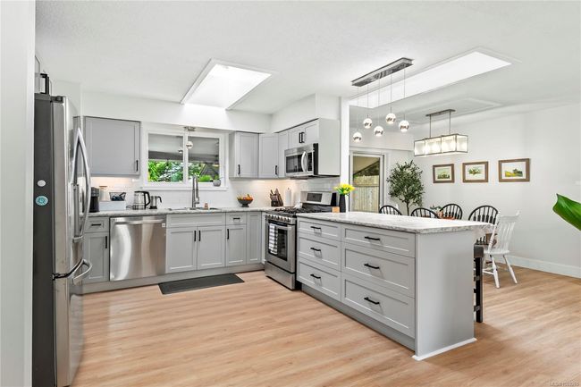 762 Christopher Rd, House other with 3 bedrooms, 2 bathrooms and 3 parking in Campbell River BC | Image 9