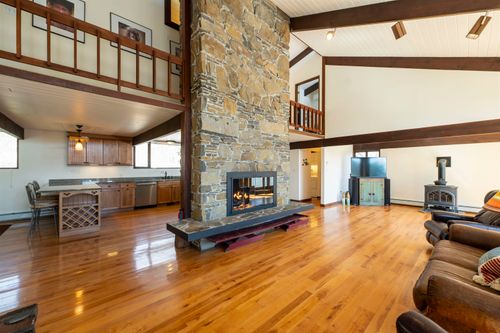 1877 Willard Rd, Quechee, VT, 05059-3058 | Card Image