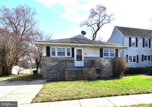 165 W Federal St, BURLINGTON, NJ, 08016-1426 | Card Image