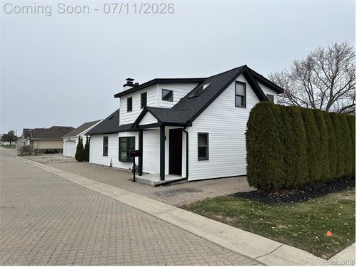 48481 Harbor Dr, Chesterfield, MI, 48047-3457 | Card Image