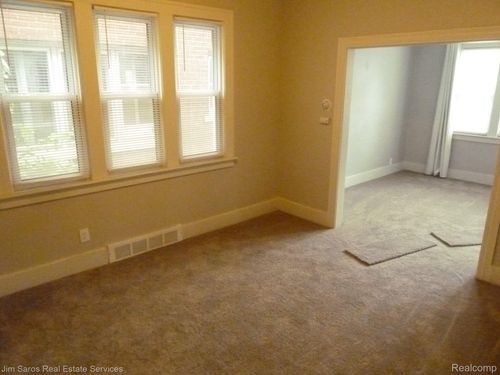 28-926 Nottingham Rd, Grosse Pointe Park, MI, 48230-1734 | Card Image