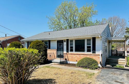 2403 Park Hill Rd, STAUNTON, VA, 24401-3757 | Card Image