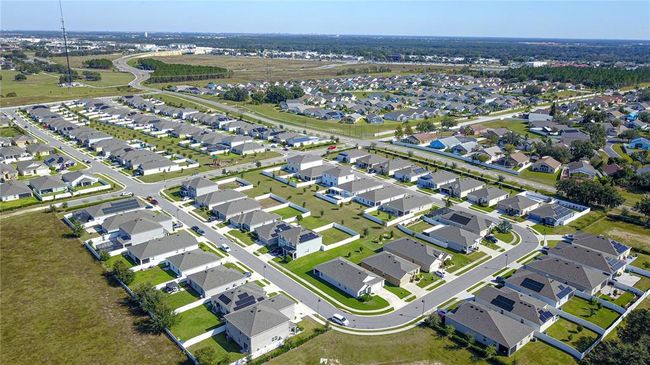 417 Pinecrest Loop, House other with 3 bedrooms, 2 bathrooms and null parking in DAVENPORT FL | Image 36