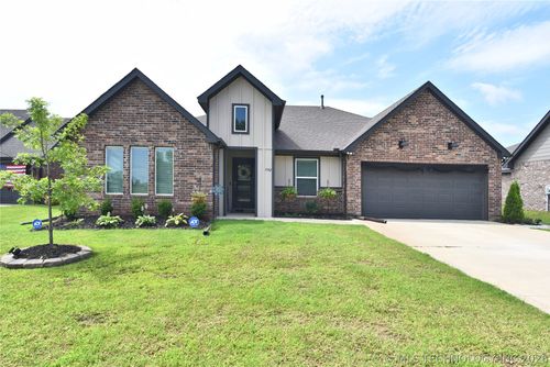 7142 E 154th St S, Bixby, OK, 74008-4371 | Card Image