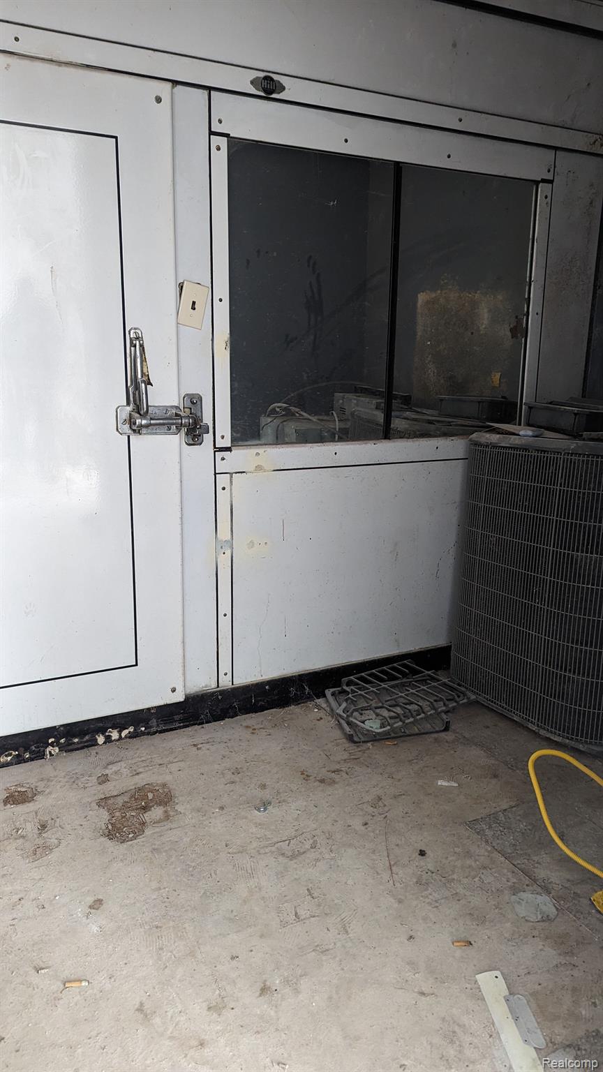 Commercial Sale in Pontiac 5