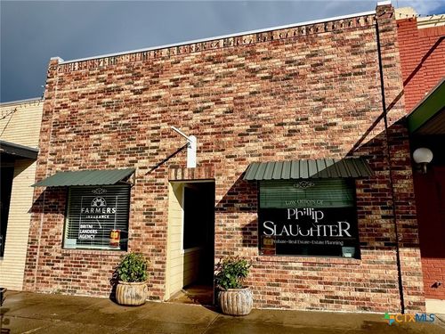 312 Main St, Smithville, TX, 78957-1468 | Card Image