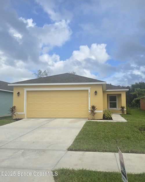 571 Richmond Cir Sw, Palm Bay, FL, 32908-5201 | Card Image
