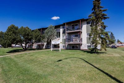 104 - 25 Robinson Ave, Condo with 1 bedrooms, 1 bathrooms and 1 parking in Penhold AB | Image 1