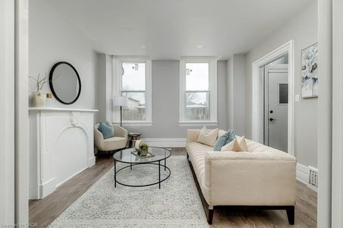 125 Cathcart St, Hamilton, ON, L8L5A1 | Card Image