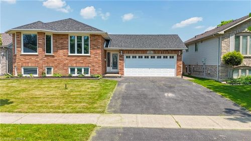 6 Mccormick Way, Brantford, ON, N3V1E6 | Card Image