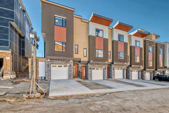 330 Sage Hill Cir Nw, Townhouse with 3 bedrooms, 2 bathrooms and 3 parking in Calgary AB | Image 31