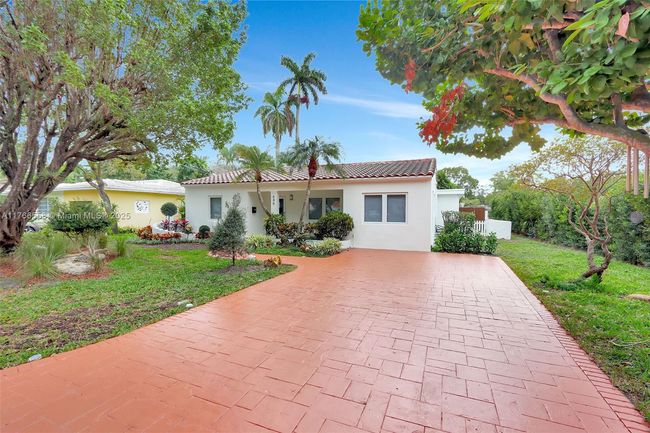 646 Ne 114 Th St, House other with 3 bedrooms, 2 bathrooms and null parking in Biscayne Park FL | Image 34
