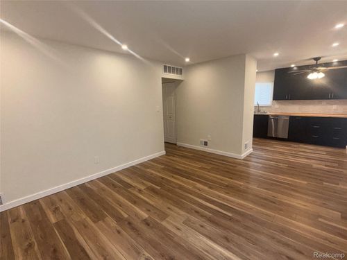 7643 Rivard Ave, Warren, MI, 48091-4869 | Card Image