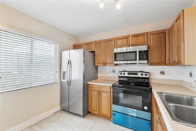 204 - 8740 N Sherman Cir, Condo with 2 bedrooms, 2 bathrooms and null parking in Miramar FL | Image 2