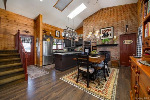 40 Ireland Dr, Poughkeepsie, NY, 12603-2031 | Card Image