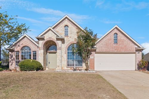 1071 Streamside Dr, Cedar Hill, TX, 75104-6221 | Card Image