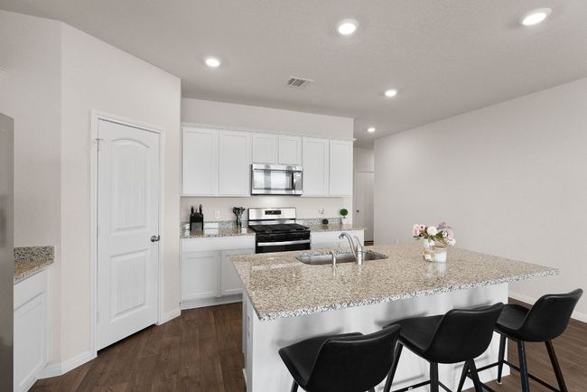 305 Evergreen Sumac Loop, House other with 4 bedrooms, 2 bathrooms and 2 parking in Kyle TX | Image 8
