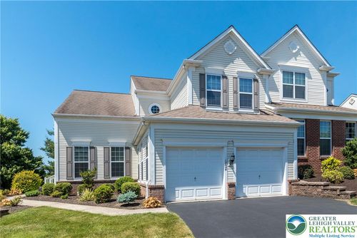 1824 Emerald Dr, Orefield, PA, 18069-9121 | Card Image