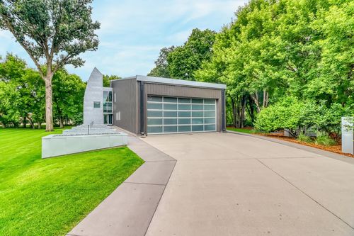 131 49th Ave E, West Fargo, ND, 58078-8221 | Card Image