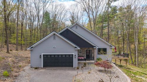 652 Bruno Rd, Clifton Park, NY, 12065-1906 | Card Image