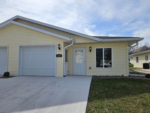 1157 Maple St, Reedsburg, WI, 53959-2006 | Card Image