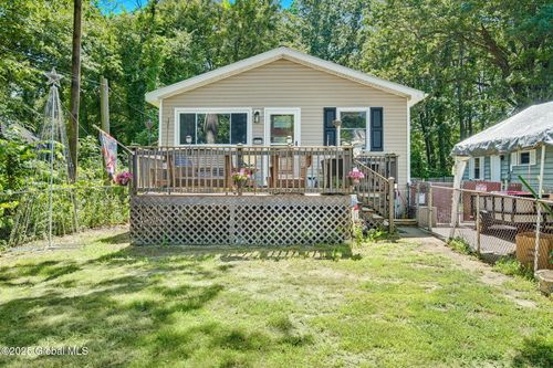 3342 Mcdonald Ave, Schenectady, NY, 12304-3947 | Card Image