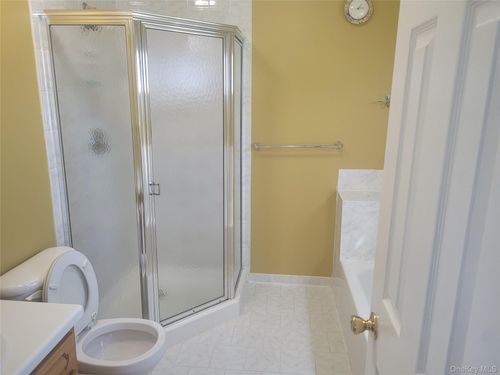 326 Beach 37th St, Far Rockaway, NY, 11691-1521 | Card Image