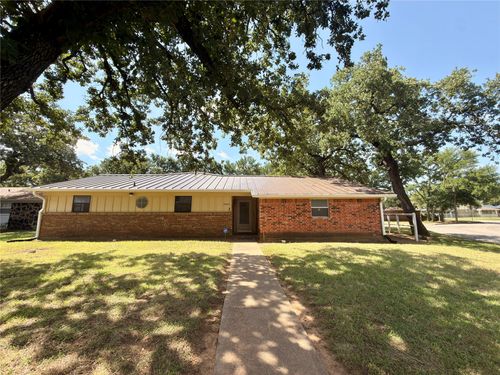 2900 Se 6th St, Mineral Wells, TX, 76067-5724 | Card Image