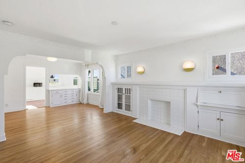 6743 Arlington Ave, Los Angeles, CA, 90019 | Card Image