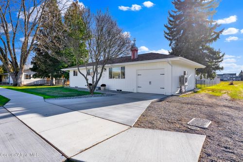 1810 W Honeysuckle Ave, Hayden, ID, 83835-8423 | Card Image