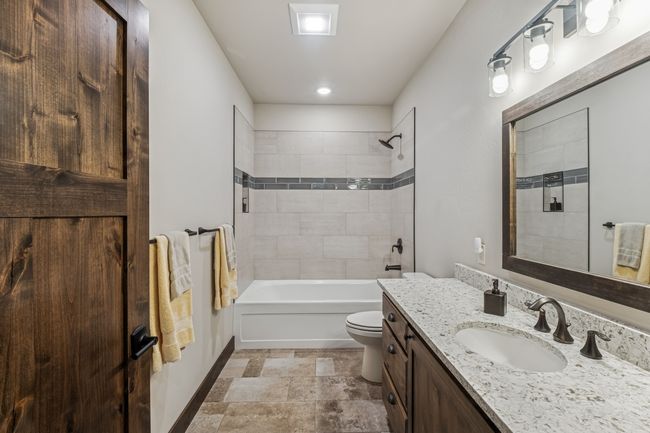 Bathroom 2 | Image 8