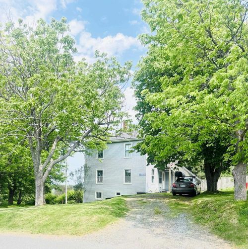 94 Hopson St, Lunenburg, NS, B0J2C0 | Card Image
