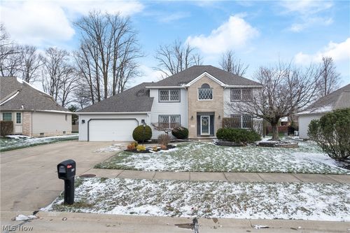 4469 Shelly Dr, Seven Hills, OH, 44131-6262 | Card Image