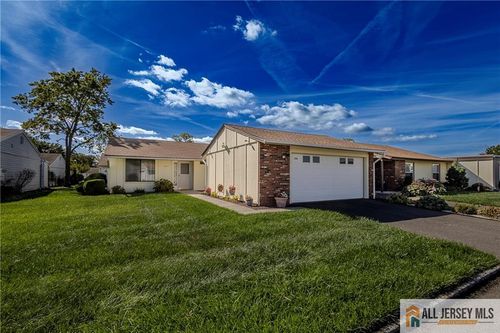 30a-30 Larch Plz, Monroe, NJ, 08831 | Card Image