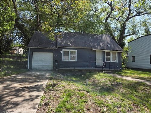 3411 Norton Ave, Kansas City, MO, 64128-2160 | Card Image