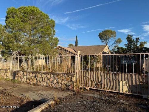 4533 Hueco Cave Dr, El Paso, TX, 79938 | Card Image