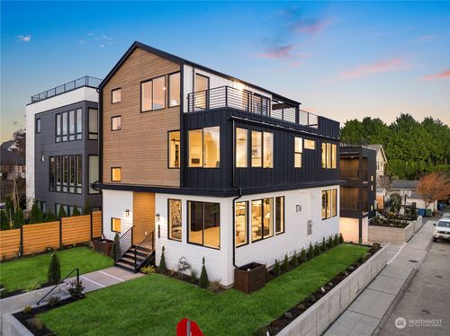 1902 28th Avenue W, Seattle, WA, 98199 | Card Image